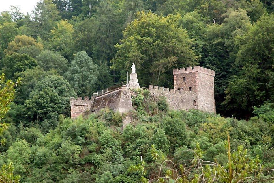 Le Gite Du Chateau Dans Le Centre De Schirmeck Exterior foto